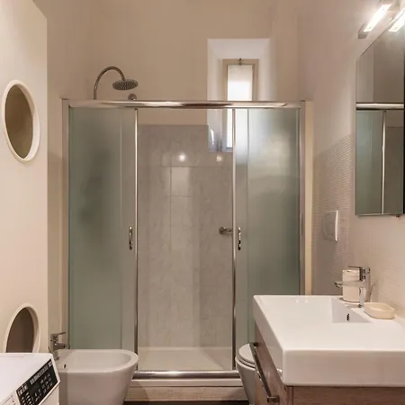 Apartment Guesthost - San Giovanni In Laterano Dazzling Rom